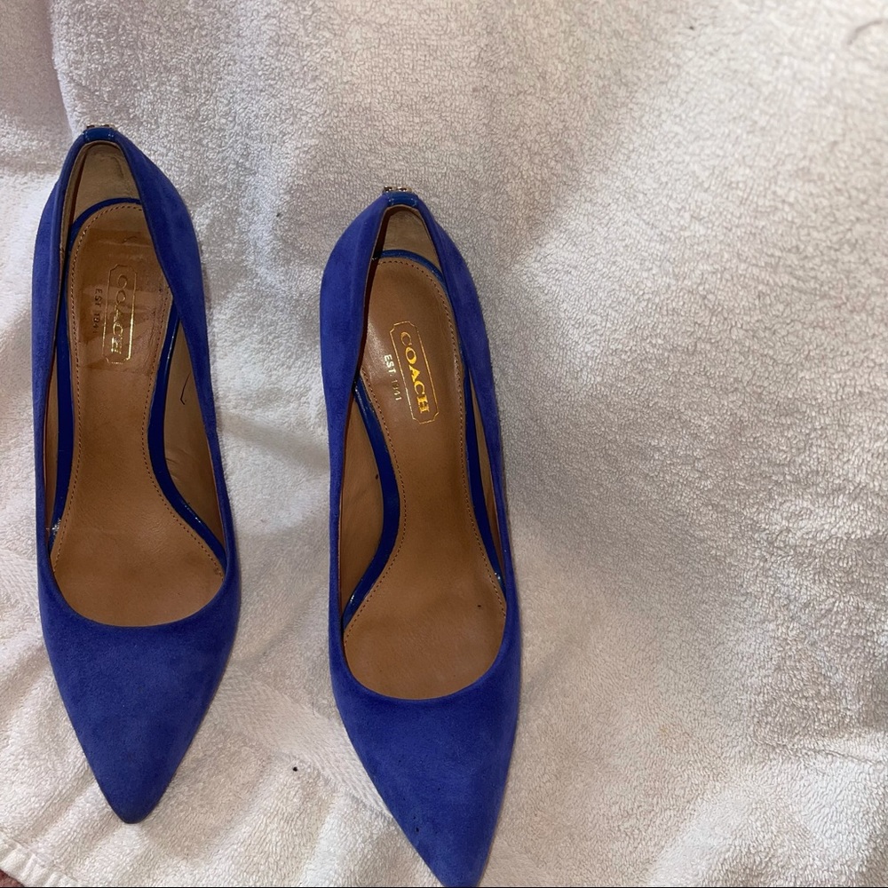 Women Coach Heels - Picture 6 of 7